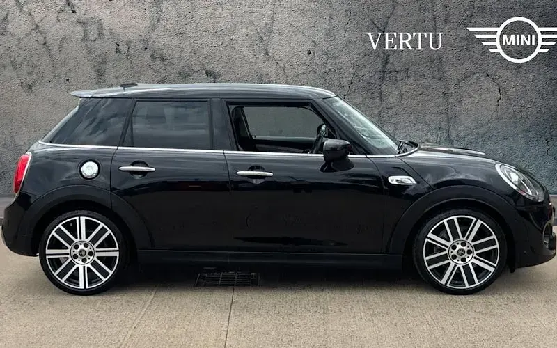 Used Mini Cooper S Exclusive 192 HP (141 kW) 2020 Midnight black Hatchback