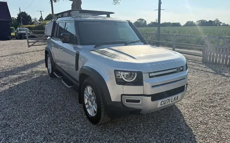 Used Land Rover Defender S 249 HP (183 kW) 2022 SUV
