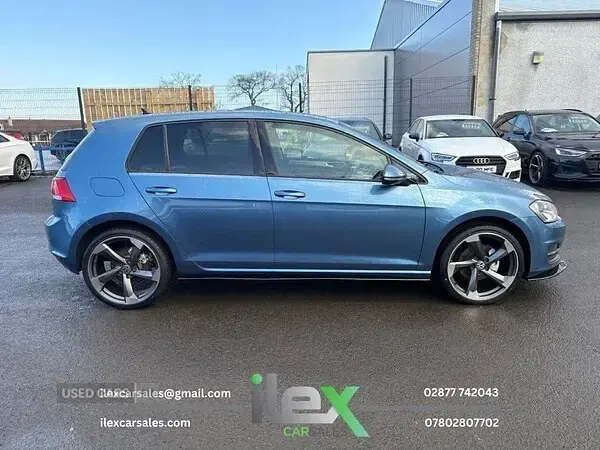 Used VW Golf VII Edition 110 HP (80 kW) 2016 Blue Hatchback