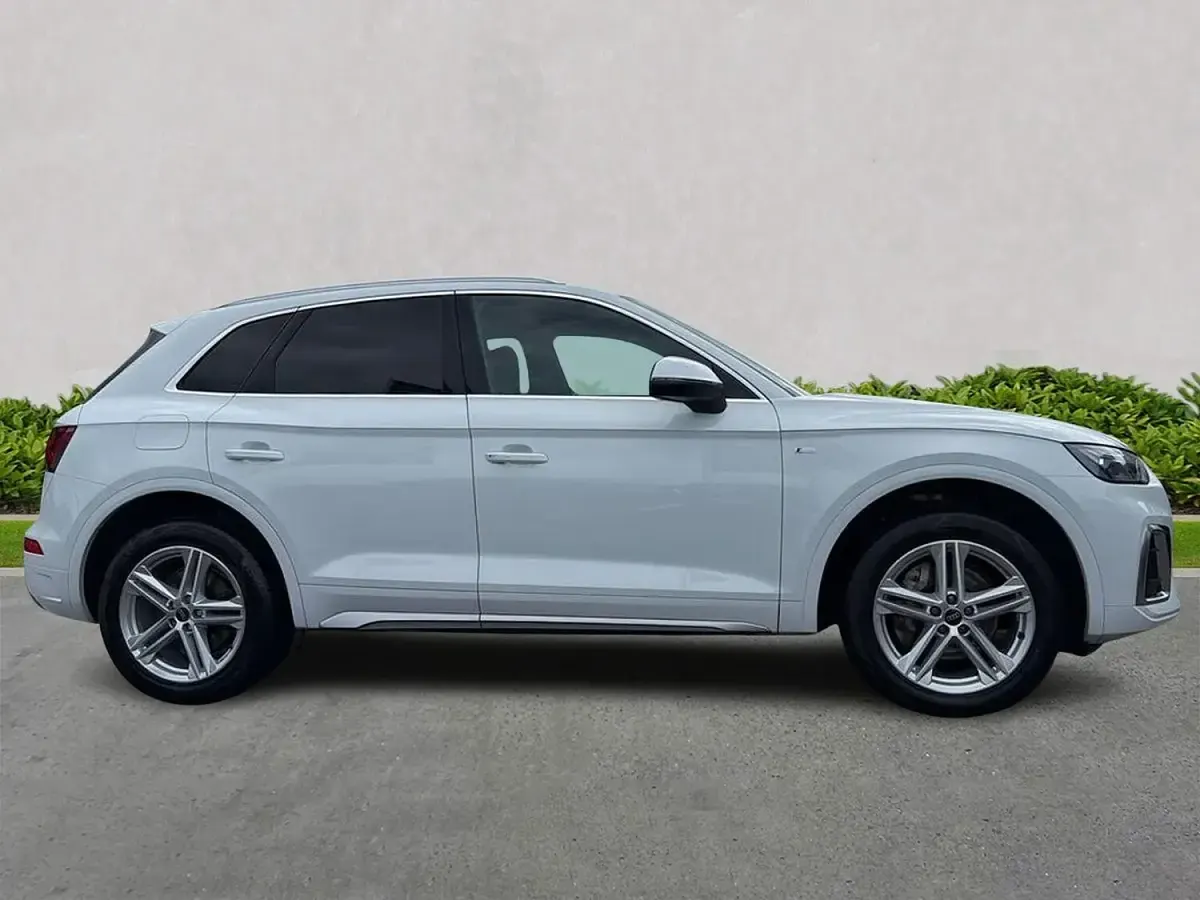 Used Audi Q5 S-Line 204 HP (150 kW) 2023 White SUV