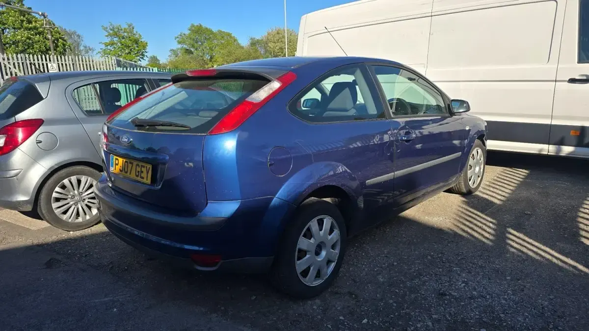 Gebraucht Ford Focus 2007 Blau Kleinwagen