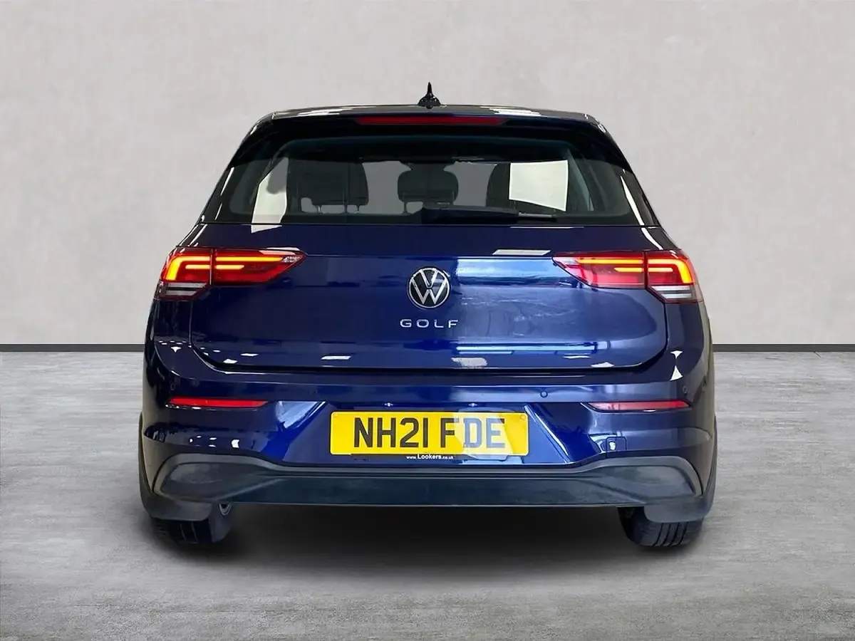 Used VW Golf VII Life 130 HP (95 kW) 2021 Blue Hatchback