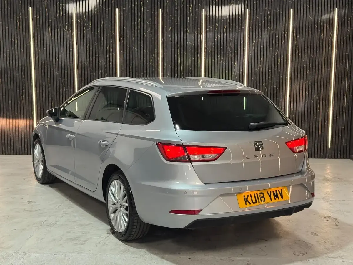 Used Seat Leon ST SE Dynamic 110 HP (80 kW) 2018 Silver Estate