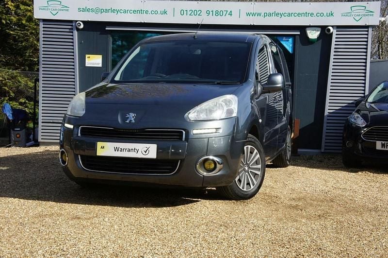Used Peugeot TePee S 92 HP (67 kW) 2013 Grey MPV