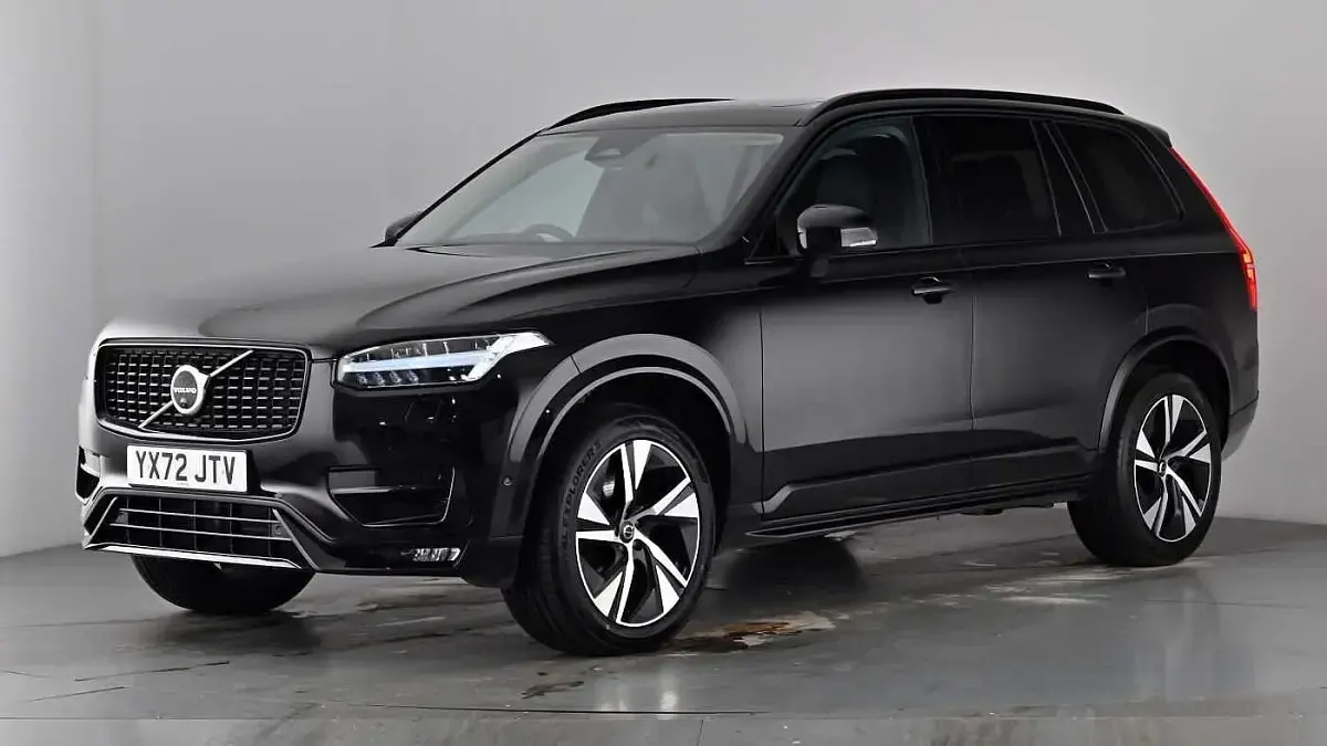 Used Volvo XC90 Plus 235 HP (172 kW) 2022 Onyx black SUV