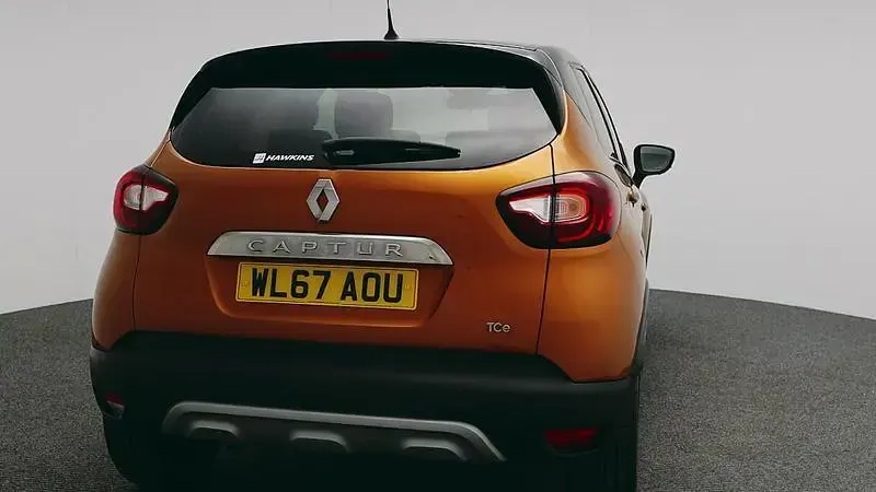 Used Renault Captur Signature 90 HP (66 kW) 2018 Orange/black SUV