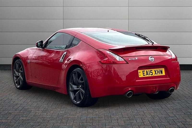 Used Nissan 370Z GT 328 HP (241 kW) 2015 Magma red Coupe