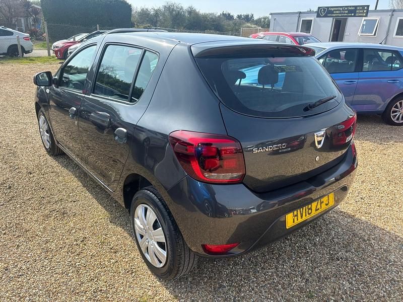 Used Dacia Sandero Ambiance 75 HP (55 kW) 2018 Grey Hatchback
