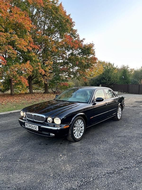 Used Jaguar XJ SE 2004 Black Sedan