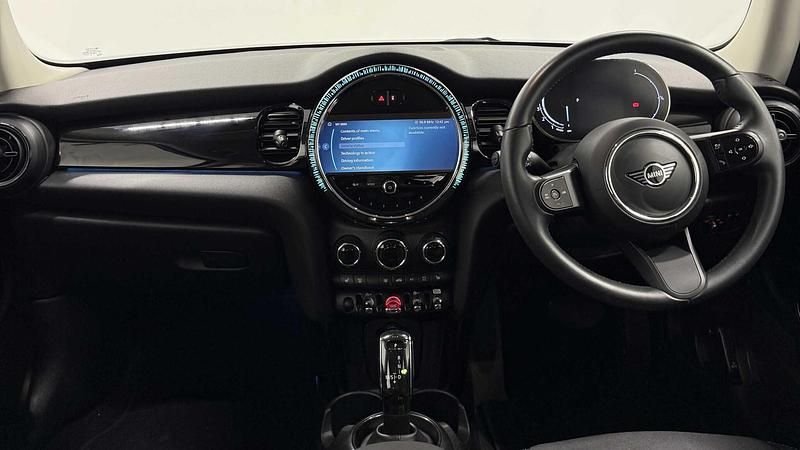 Used Mini Cooper Classic 134 HP (98 kW) 2023 Silver Hatchback