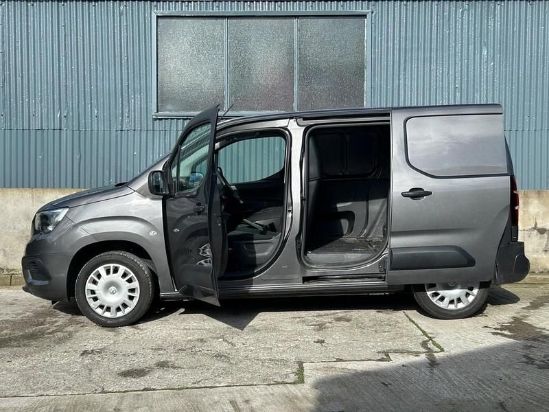 Used Vauxhall Combo Sportive 100 HP (73 kW) 2020 Grey MPV