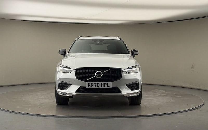 Usado Volvo XC60 R-Design Pro 235 HP (172 kW) 2020 Prateado SUV