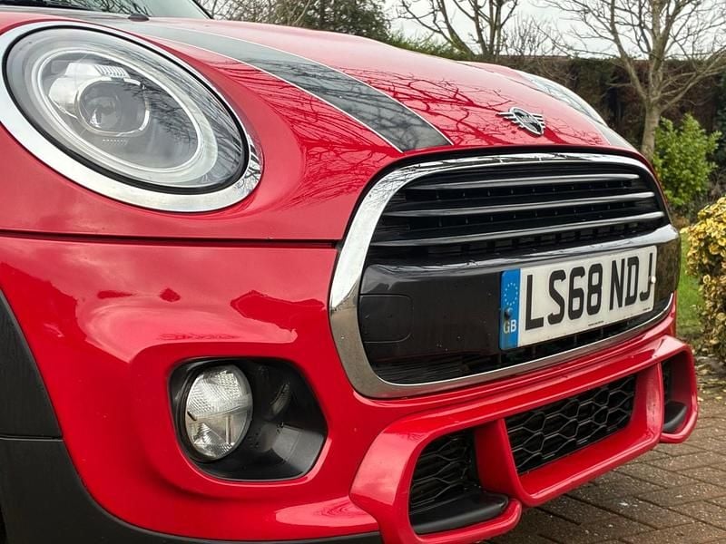 Used Mini Cooper D Hatch 2018 Red Hatchback