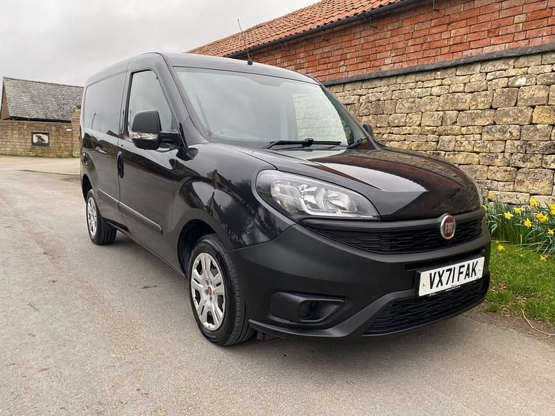 Used Fiat Doblò 2021 Black MPV