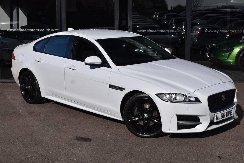 Used Jaguar XF R-Sport 180 HP (132 kW) 2016 White Sedan