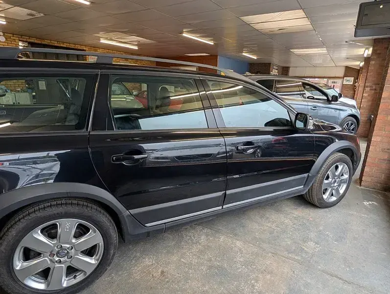 Usado Volvo XC70 SE 2009 Negro Familiar