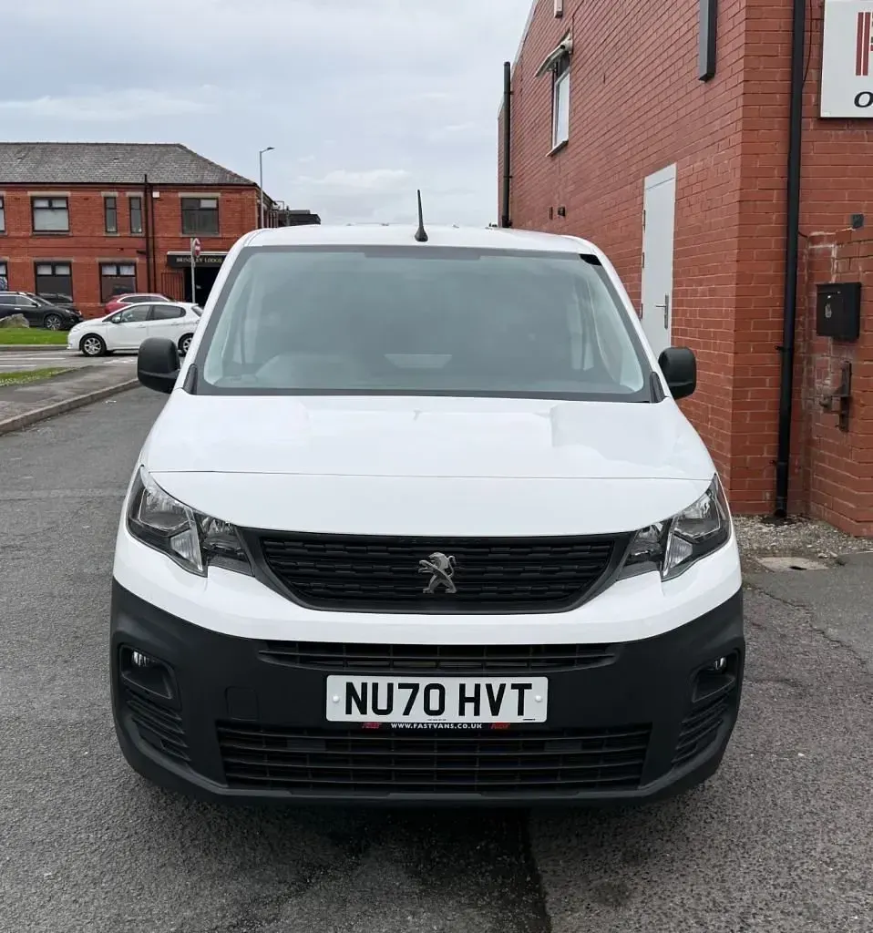 Used Peugeot Partner 100 HP (73 kW) 2020 White MPV