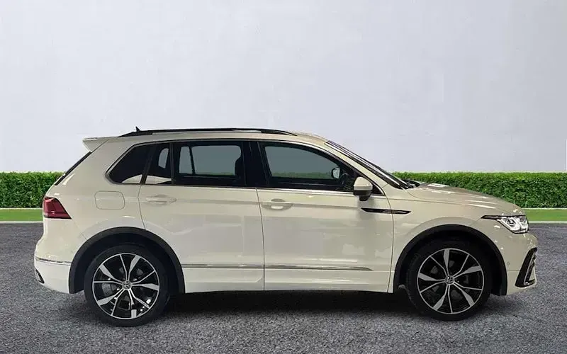 Used VW Tiguan R-line 150 HP (110 kW) 2023 White SUV