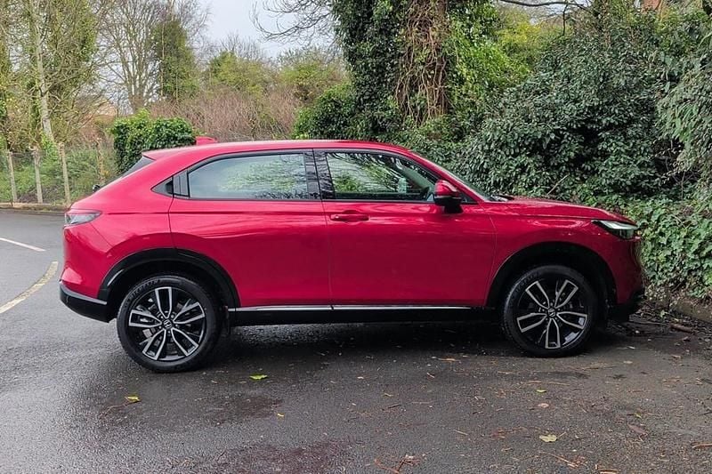 Used Honda HR-V Advance 131 HP (96 kW) 2024 Premium crystal red SUV