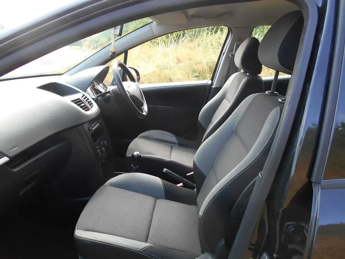 Used Peugeot 207 Envy 2011 Black Hatchback