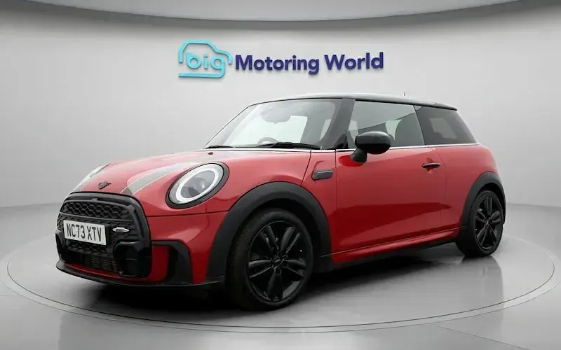 Used Mini Cooper Hatch 136 HP (100 kW) 2022 Red Hatchback