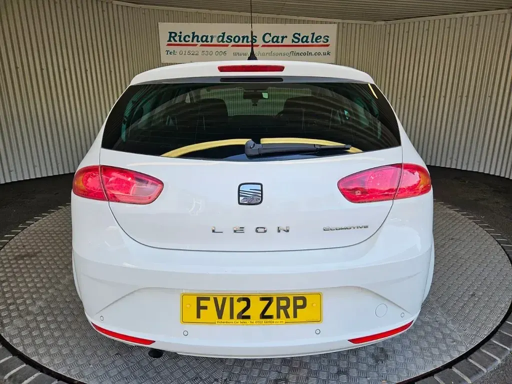Used Seat Leon Copa 105 HP (77 kW) 2012 White Hatchback