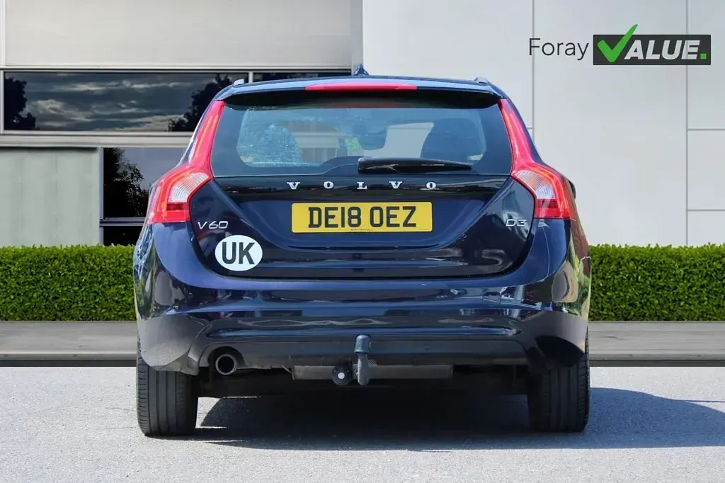 Used Volvo V60 SE 2018 Blue Estate