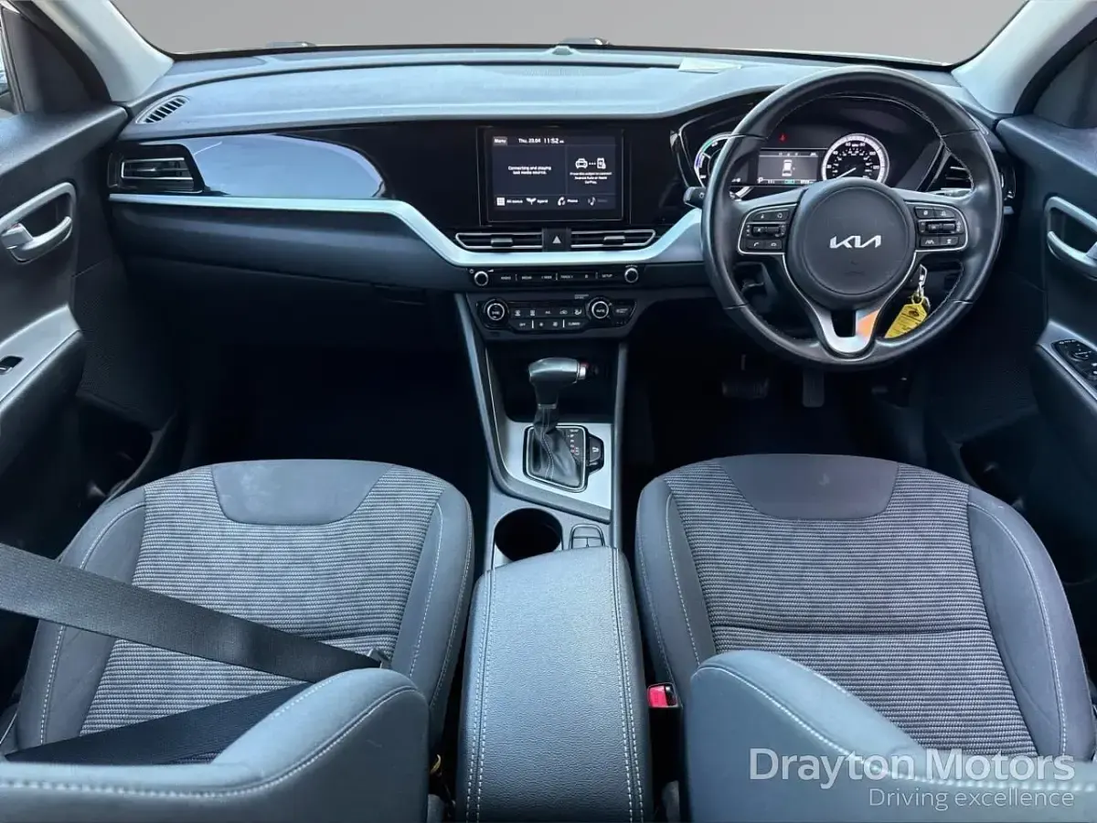 Begagnad Kia Niro 139 HK (102 kW) 2022 Vit SUV