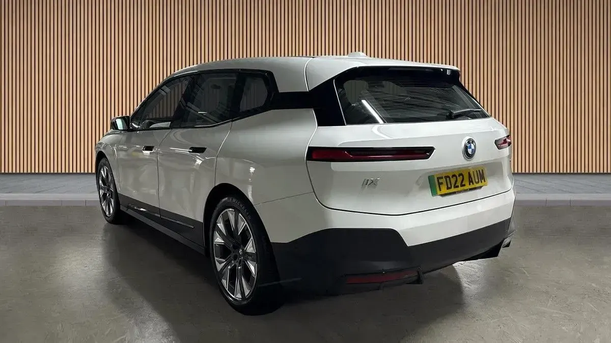 Used BMW iX Sport Line 239 kW (326 HP) 2022 White SUV