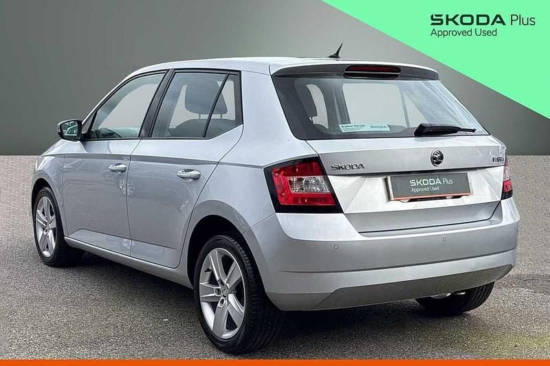 Used Skoda Fabia 81 HP (59 kW) 2016 Brilliant silver metallic Hatchback