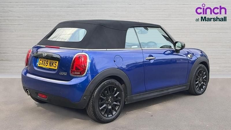 Usado Mini Cooper Classic 136 HP (100 kW) 2019 Azul Citadino