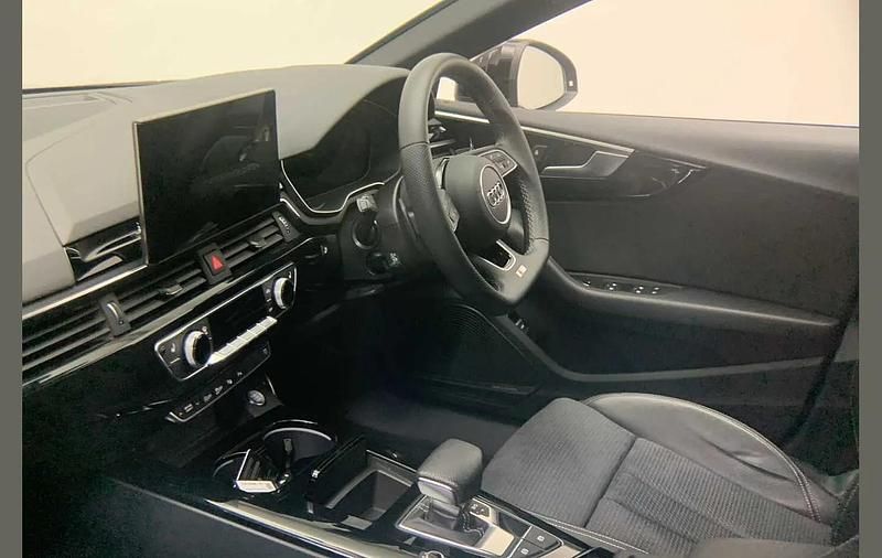 Used Audi A5 Sportback Black Edition 200 HP (147 kW) 2024 Blue Hatchback