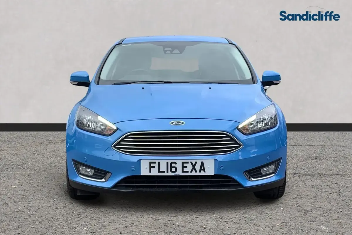 Used Ford Focus Titanium 125 HP (91 kW) 2017 Blue Hatchback