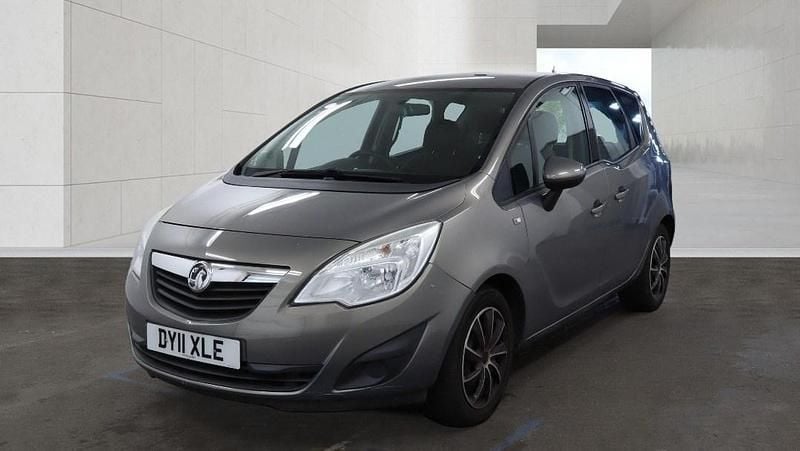 Begagnad Vauxhall Meriva 2011 Brun Minibuss