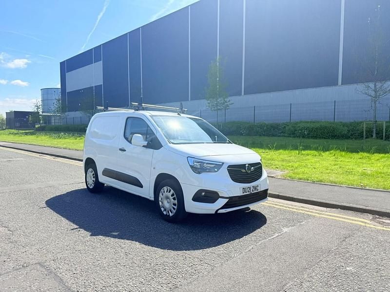 White Used 2021 Vauxhall Combo Sportive MPV | £7,890 (Fair price) - Image 1/4