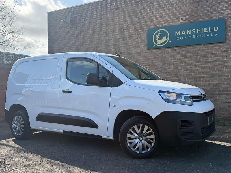 Used Citroën Berlingo 75 HP (55 kW) 2021 White MPV