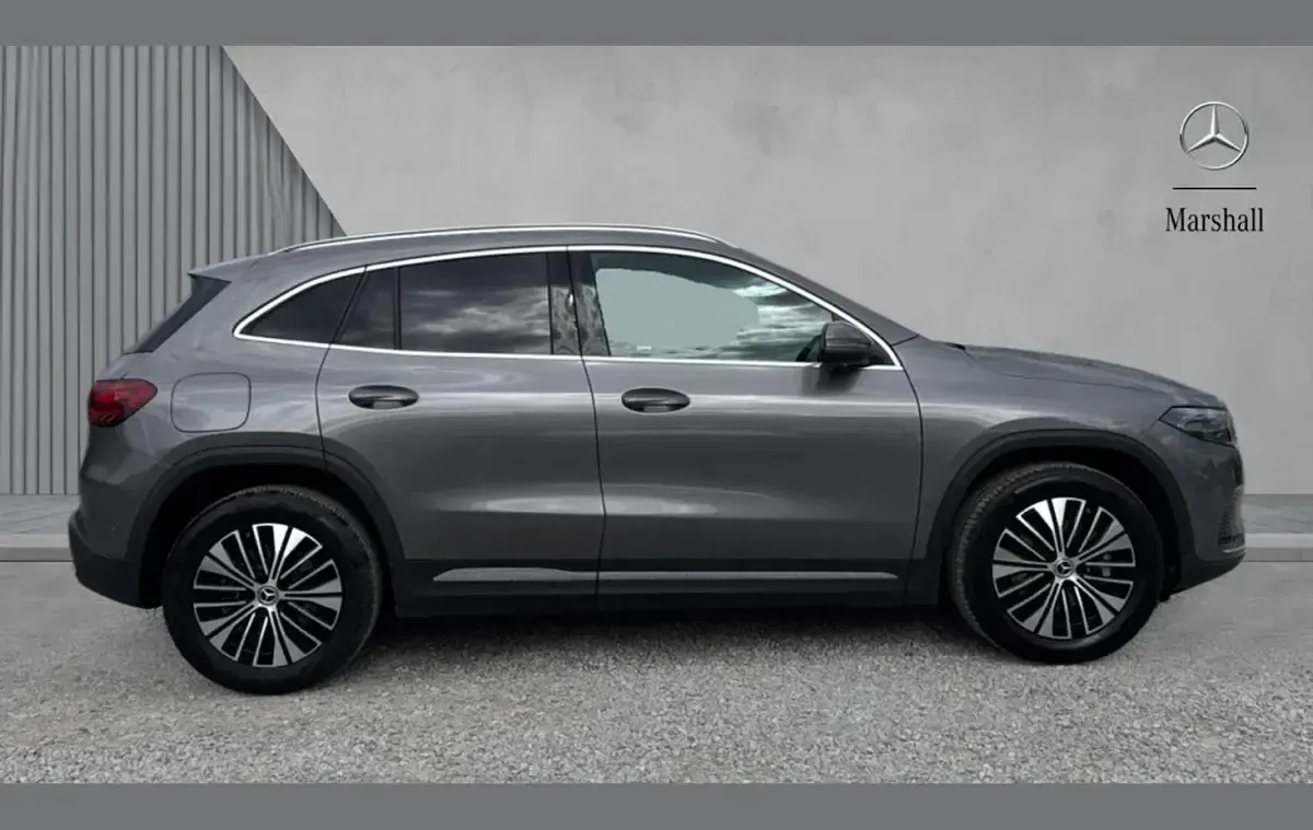Usado Mercedes EQA250+ Executive 139 kW (190 HP) 2025 Cinzento SUV
