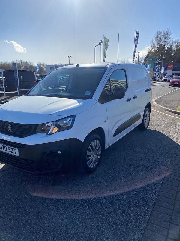 Used Peugeot Partner 131 HP (96 kW) 2020 White MPV