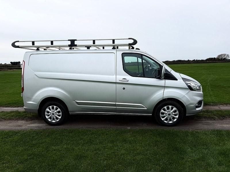 Begagnad Ford Transit Custom Limited 130 HK (95 kW) 2020 Silver Van