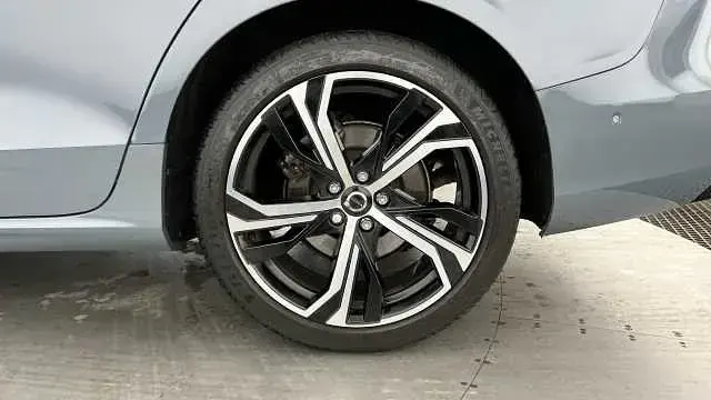 Used Volvo V60 Plus 161 HP (118 kW) 2023 Estate
