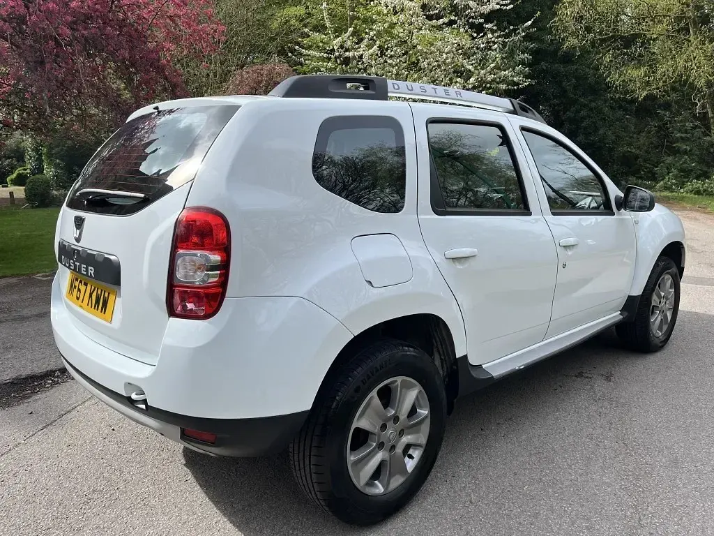 Usado Dacia Duster Lauréate 110 HP (80 kW) 2017 Branco SUV