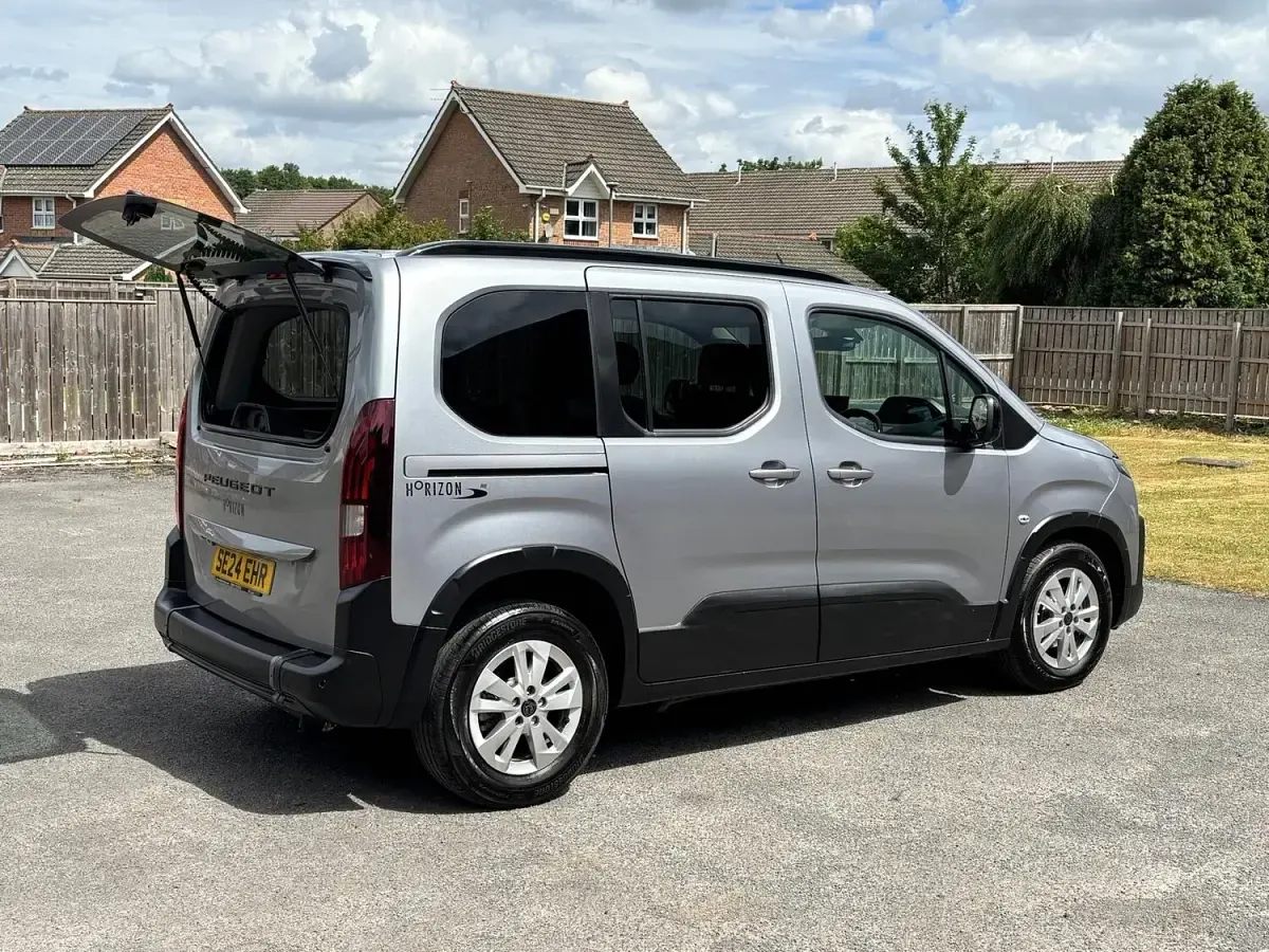 Used Peugeot Rifter Allure 2024 Grey MPV
