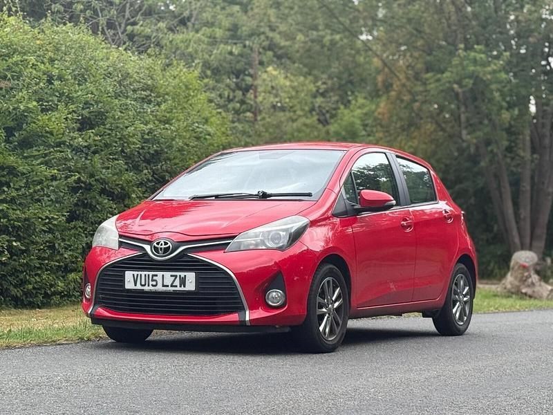 Red Used 2015 Toyota Yaris Hatchback | £6,495 (Fair price) - Image 1/4