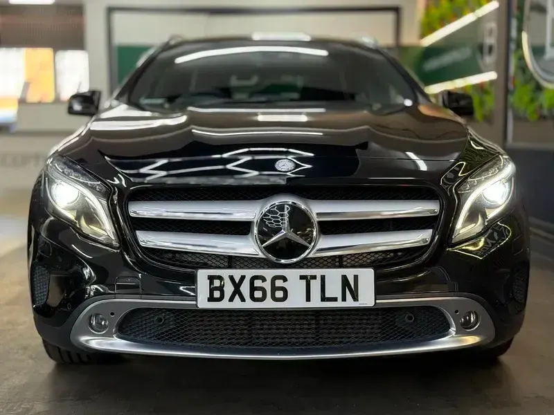 Used Mercedes GLA250 Premium 211 HP (155 kW) 2016 Black SUV