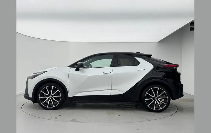 Used Toyota C-HR Sport 220 HP (161 kW) 2024 White SUV