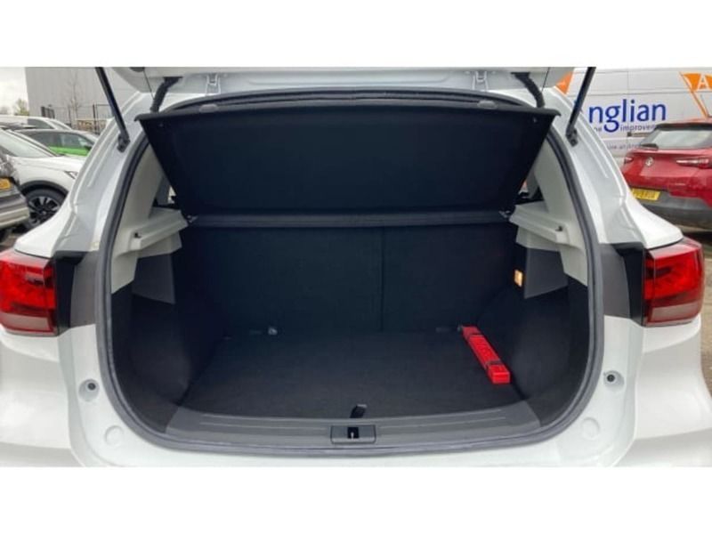 Used MG ZS Excite 106 HP (77 kW) 2023 White Sedan