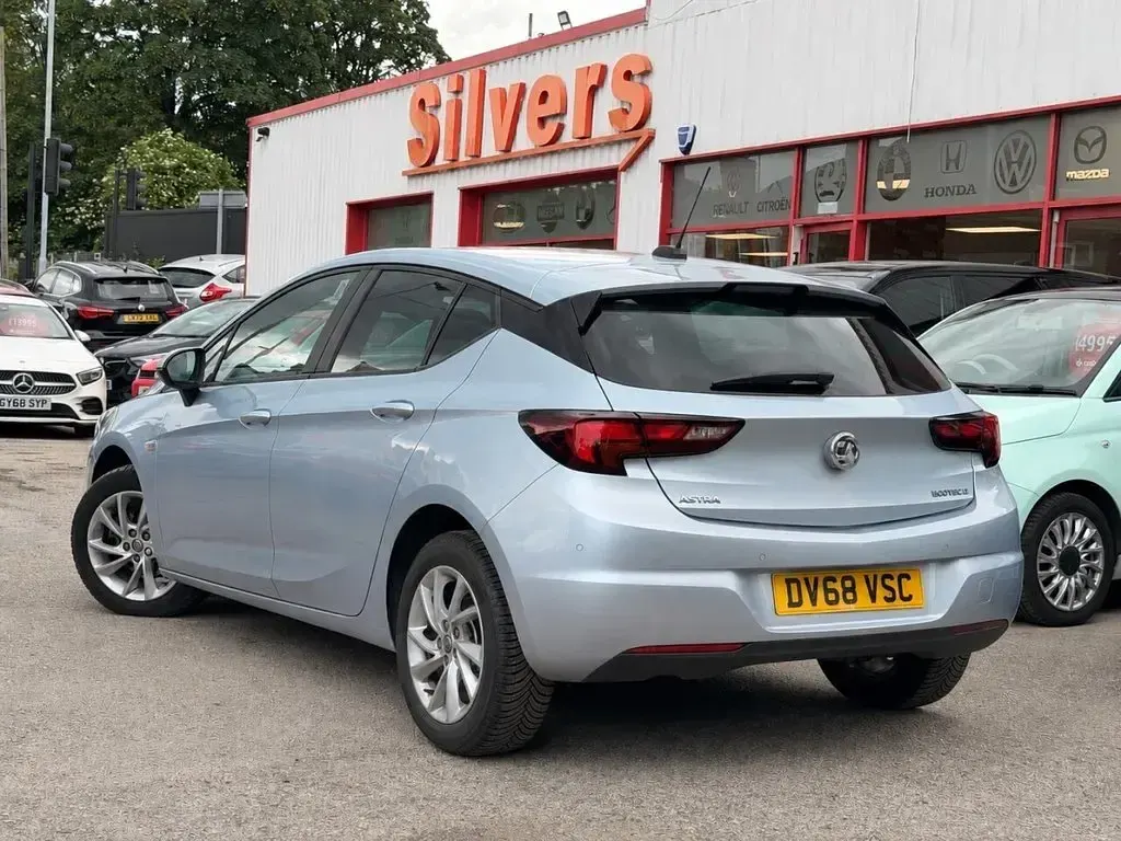 Used Vauxhall Astra 110 HP (80 kW) 2019 Silver Hatchback