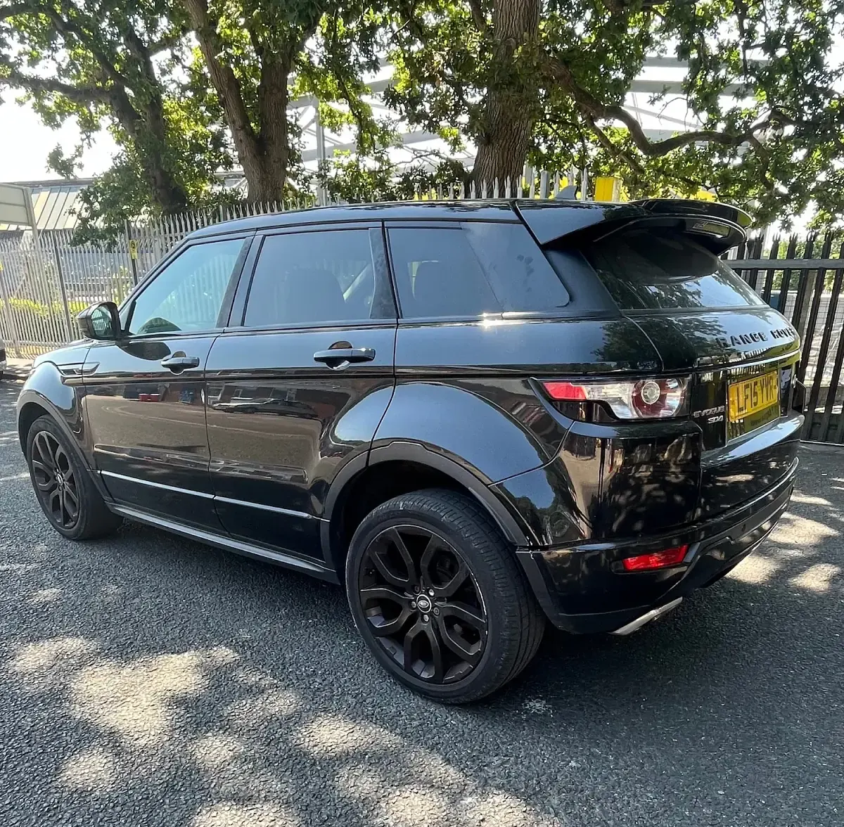 Used Land Rover Range Rover evoque Dynamic 150 HP (110 kW) 2015 Black Estate