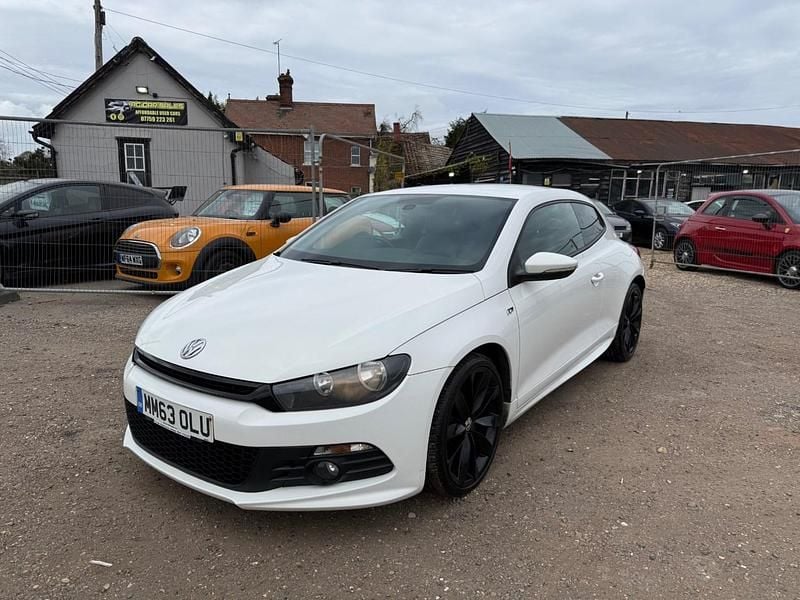 Begagnad VW Scirocco R-line 177 HK (130 kW) 2014 Vit Sportkupé