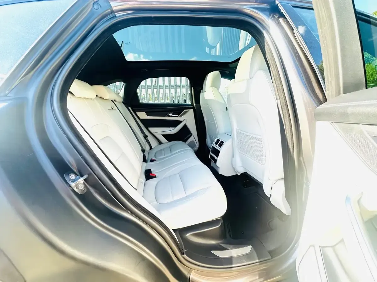 Used Jaguar F-Pace R-Dynamic 204 HP (150 kW) 2023 Grey SUV
